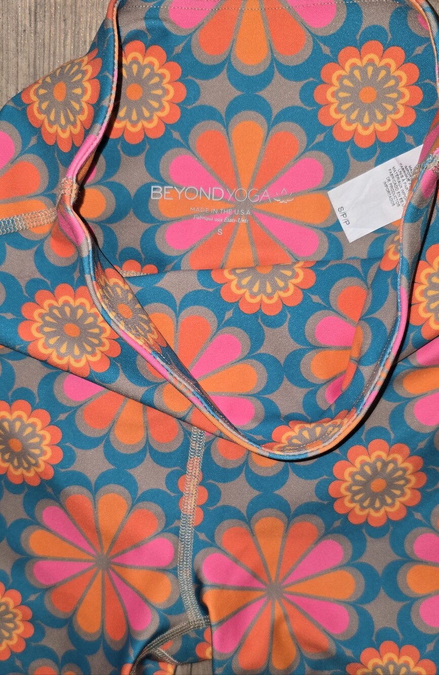 Beyond Yoga Floral Biker Shorts High Waist  Size Small - Picture 5 of 8